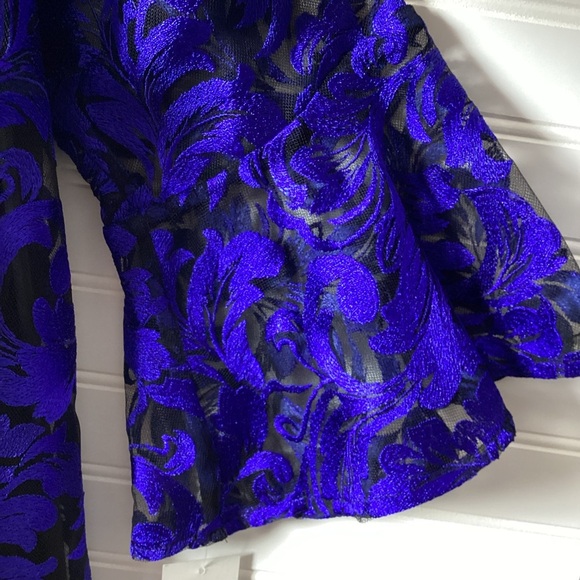 Caroline Rose NWT Bella Soiree Embroidered
Mesh Lace 3/4 Bell Sleeve Shift Dress - Picture 10 of 16